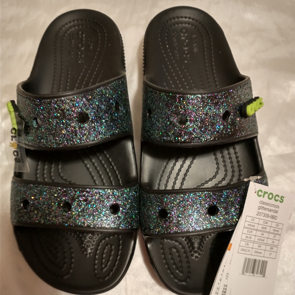 Crocs Classic Sandals Unisex: Women's 8/Men's 6 NWT